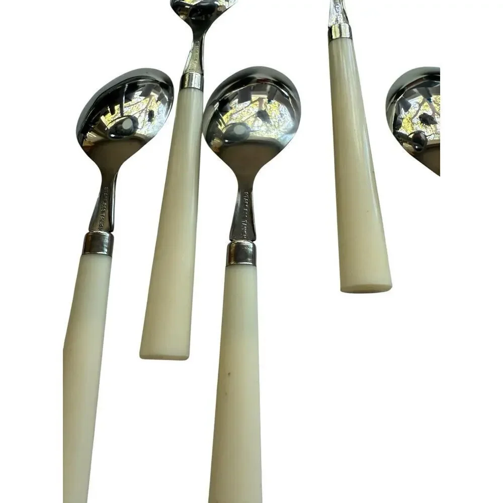 Vintage Cream Colored Plastic Handle Tablespoons 8 Pieces Made Taiwan 1970's